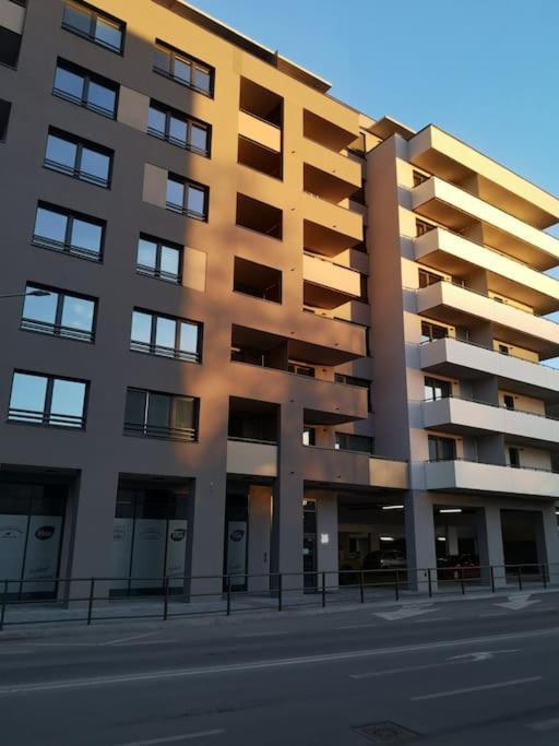 M&M1 Studio Apartment Near Center With Free Parking - Ac Košice Buitenkant foto